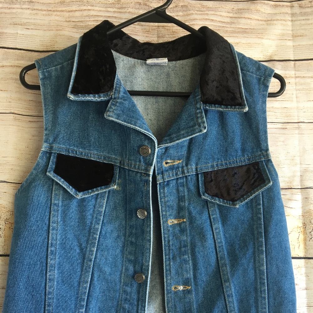 *vintage* Vest: Velvet Collared Denim